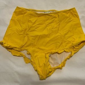 Kortni Jeane High waisted Yellow bottoms size Medium